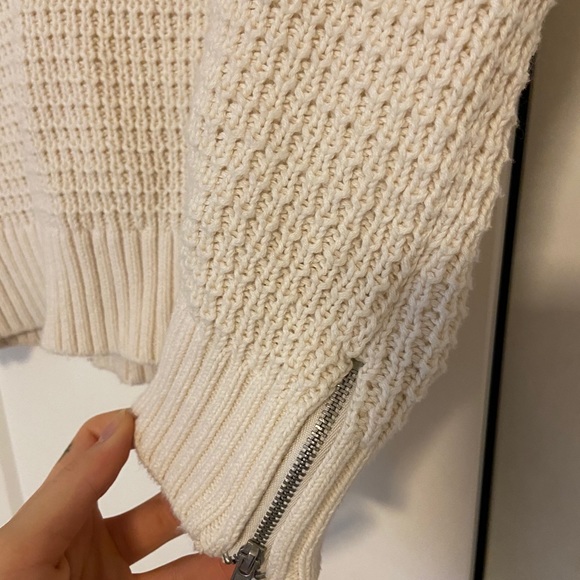 Cream knit sweater - Picture 2 of 2
